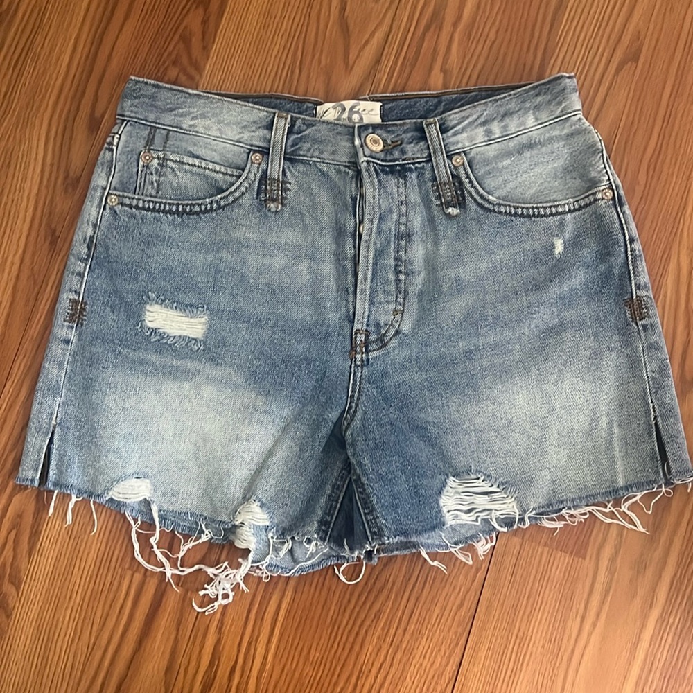 Free People - We The Free Jean shorts, size 26